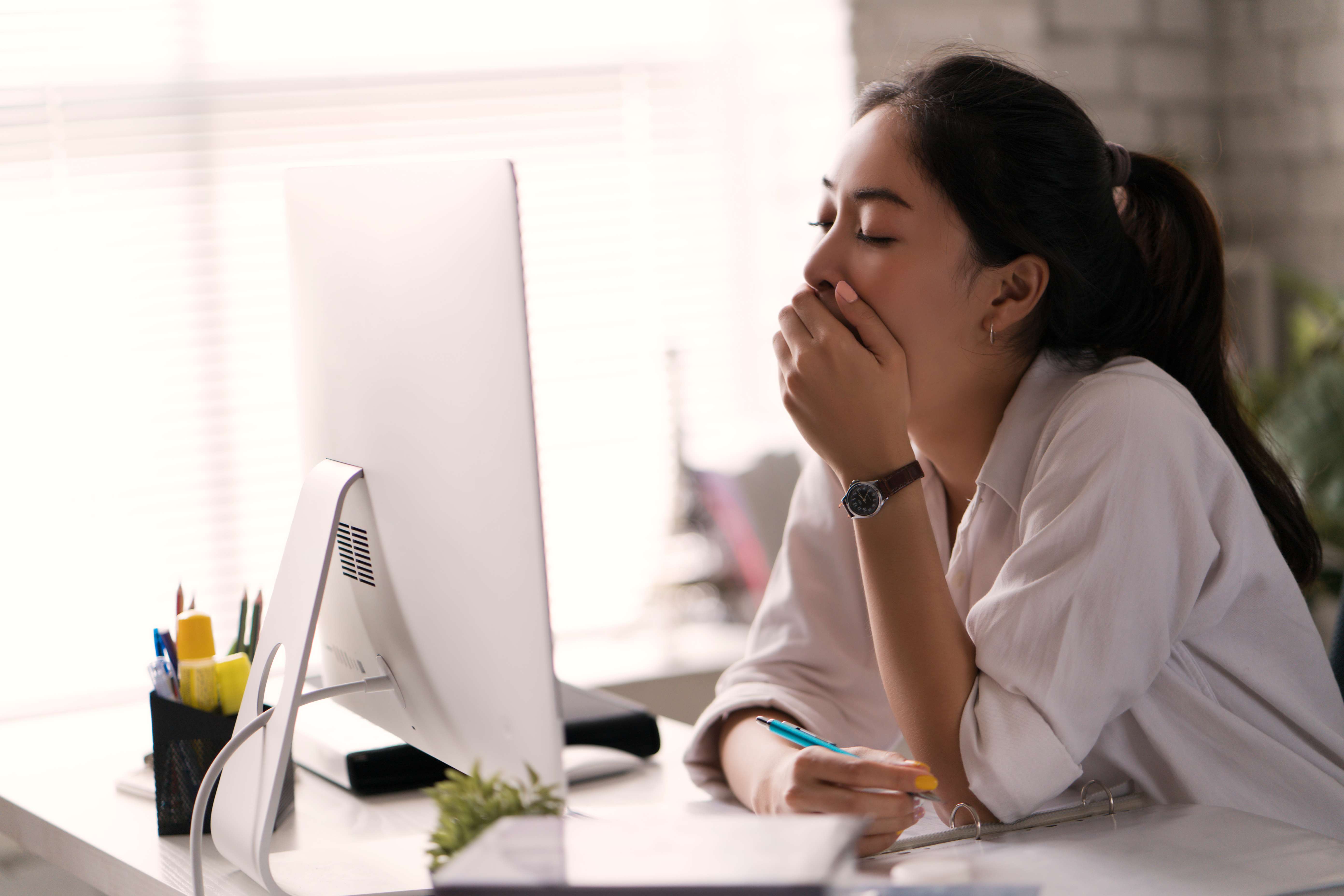 Waking Up Sore? What Is the Best Sleeping Position for Back Pain and Spinal Alignment?